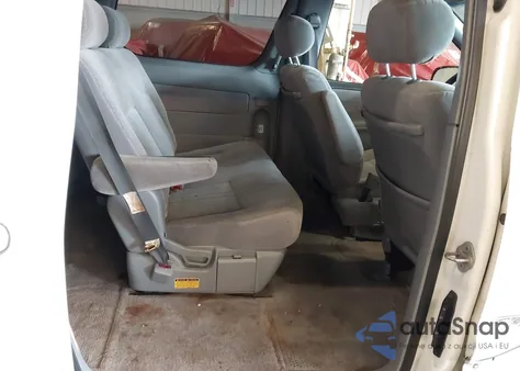 2001 Toyota Sienna Ce z USA, uszkodzony, nr VIN 4T3ZF19C01U321123